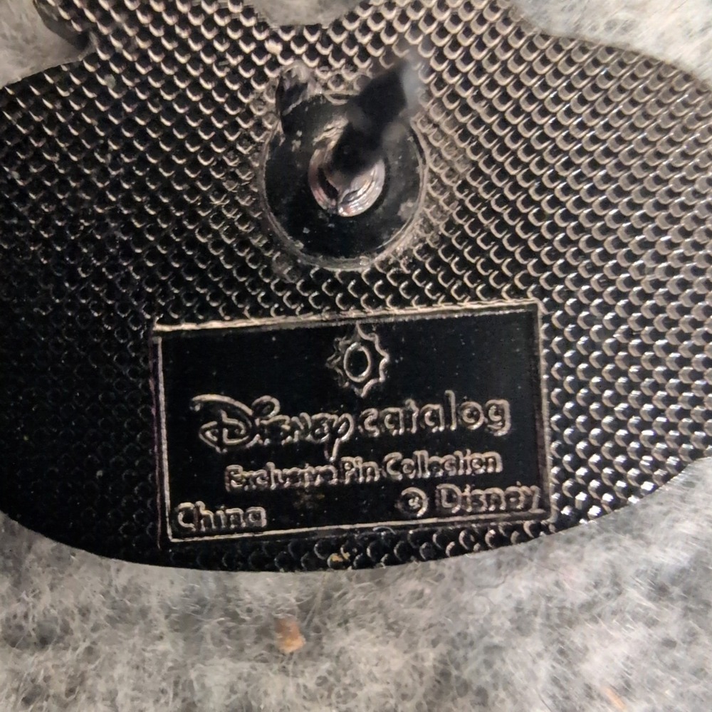 Disney Catalog Exclusive The Black Hole B.O.B. Robot Enamel Pin Sci-Fi Movie - Picture 4 of 4